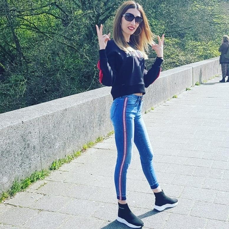 25P Facebook slut