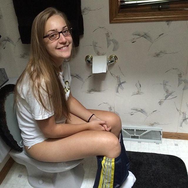 25P Caught Peeing Exposed and Humiliated 5
