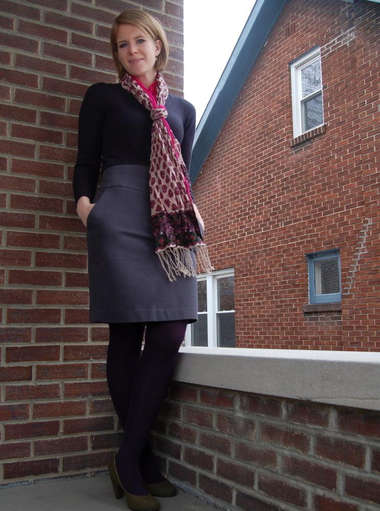 25P USA Fashionista Wife in Tights 02