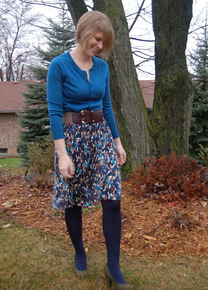 25P USA Fashionista Wife in Tights 02