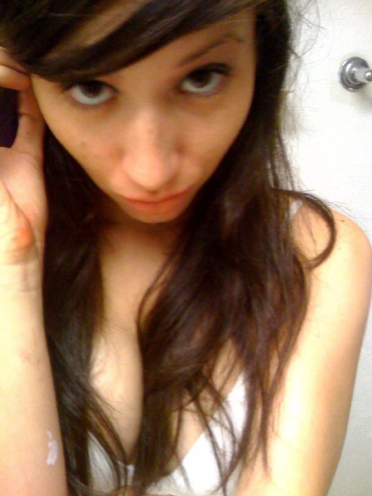 25P Amateur solo girl 11