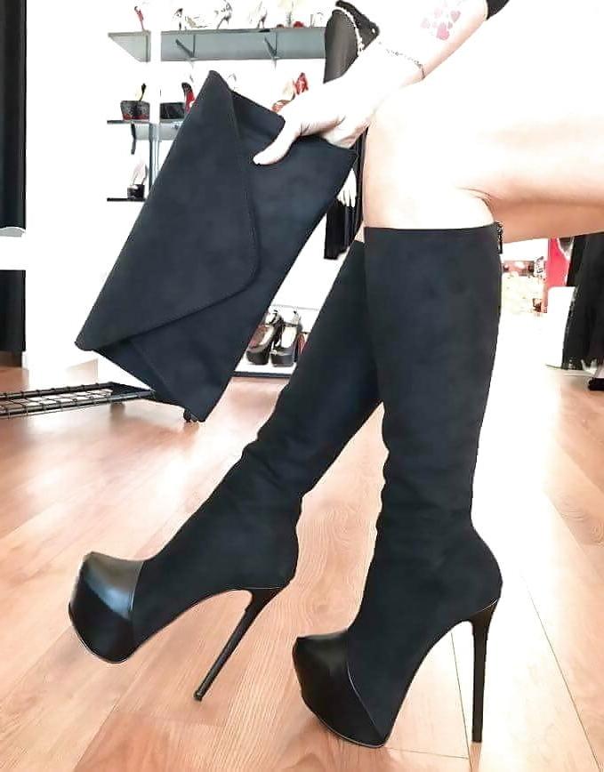 22P Boots for  sister
