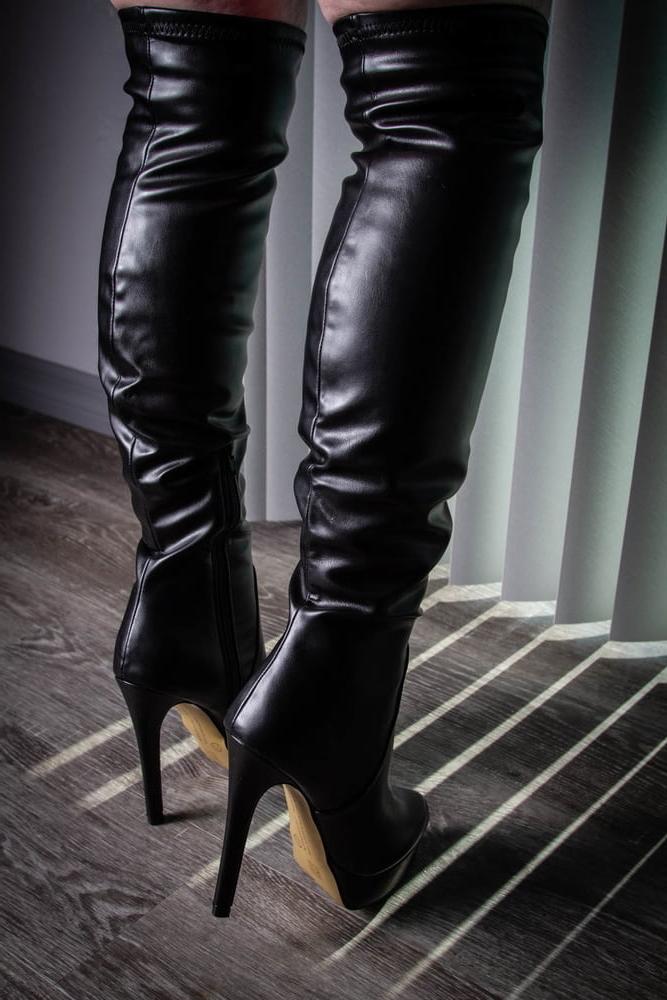 22P Boots for  sister