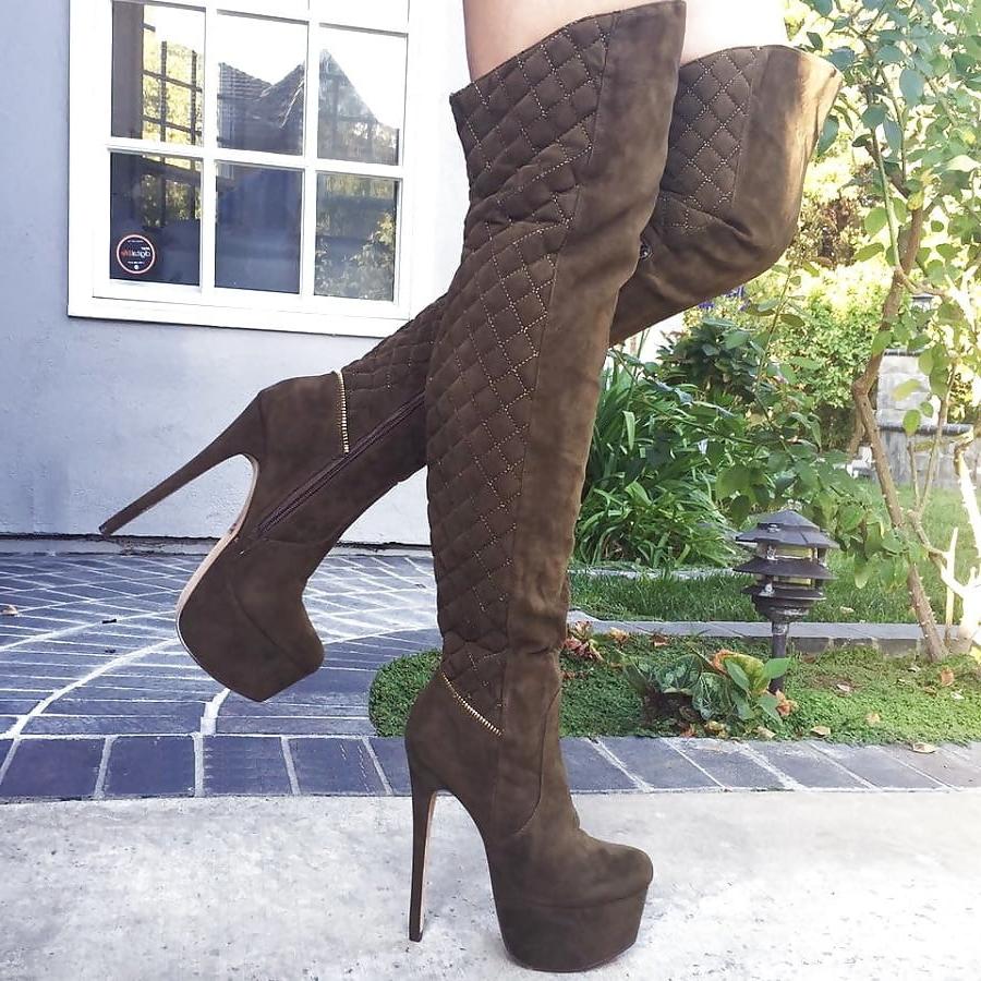 22P Boots for  sister