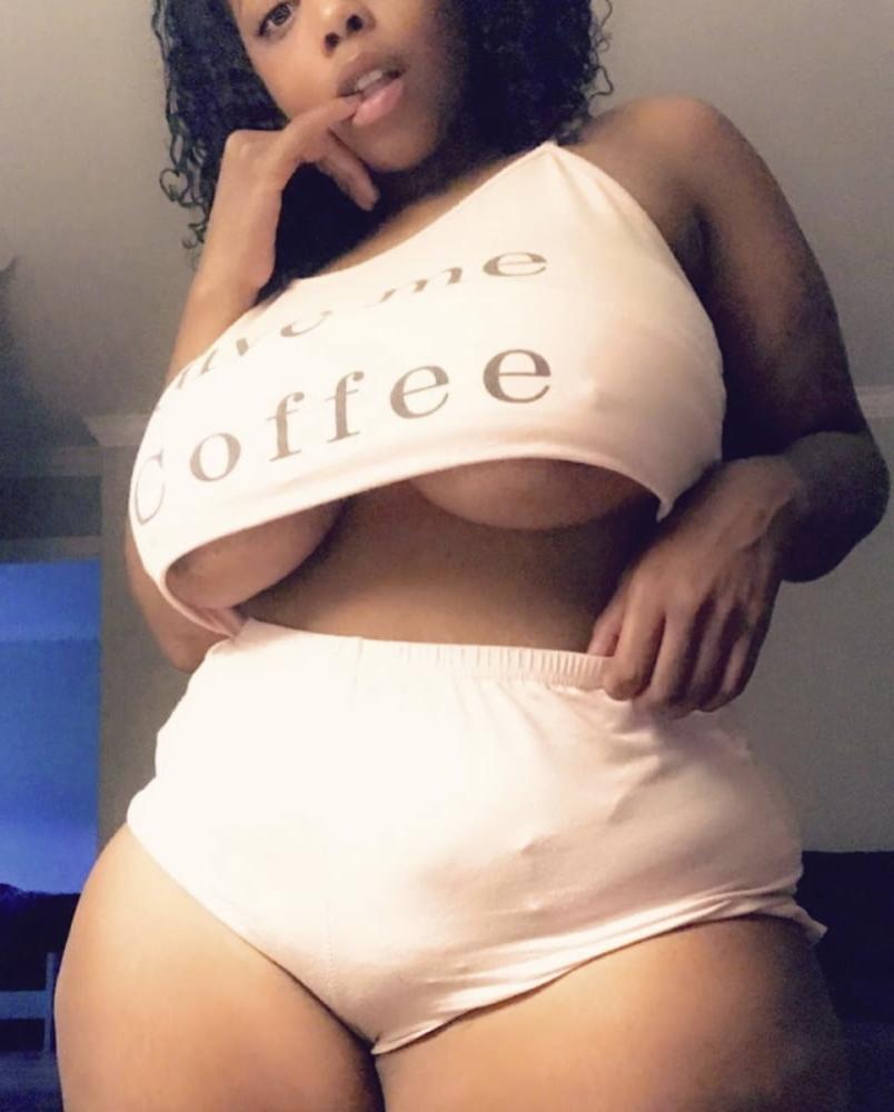 25P Big Tit Amateur #13 (Ebony)