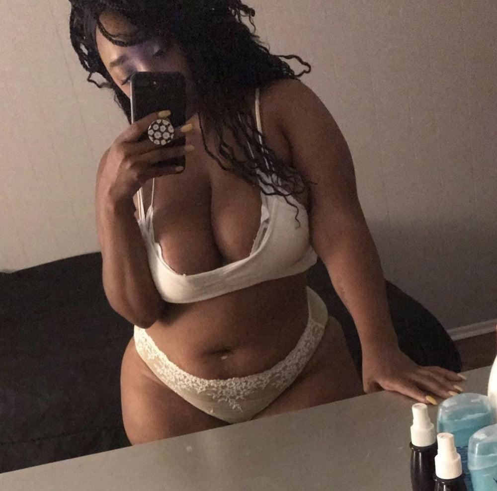 25P Big Tit Amateur #13 (Ebony)