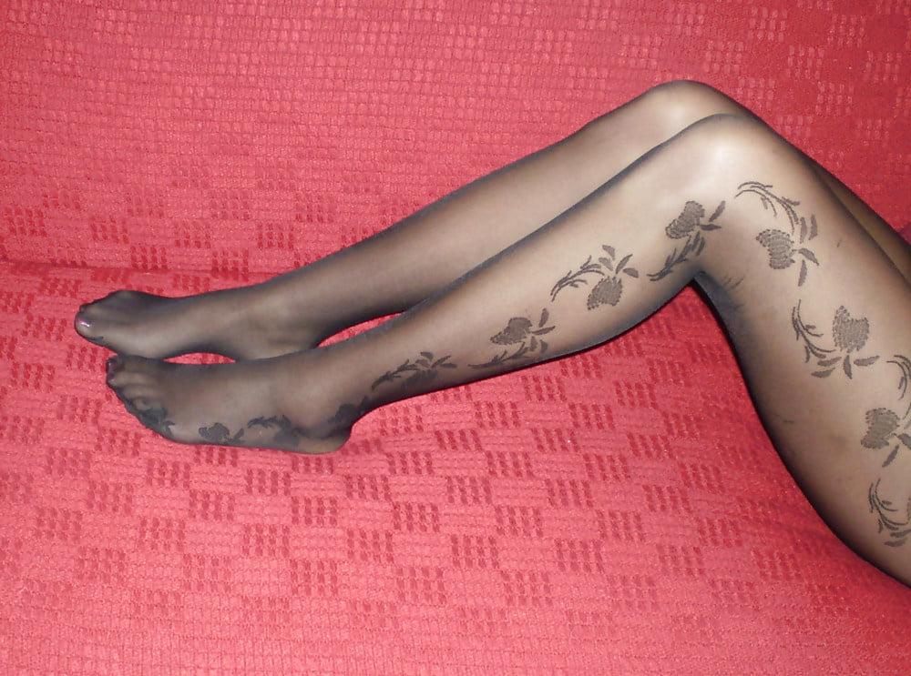 15P 2 Turkish Amateur Wife feet soles