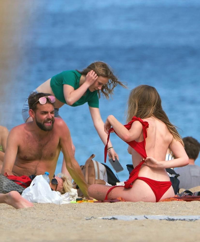 9P Diana Vickers beach topless in Spain june 2019