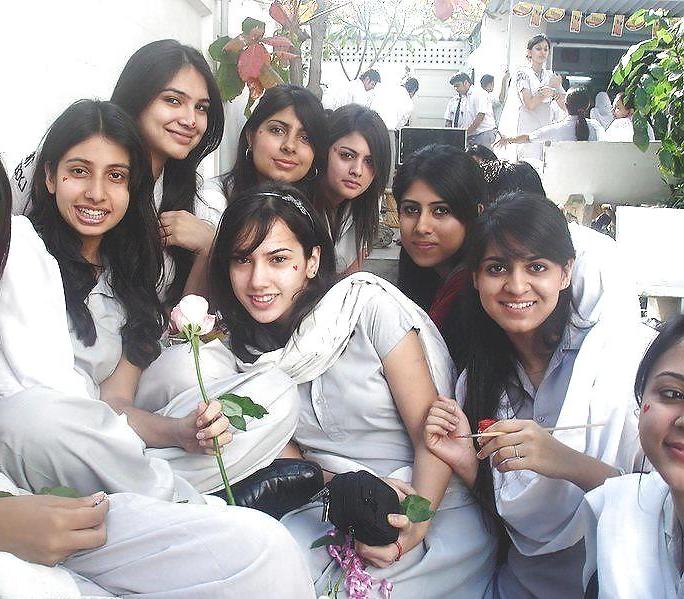 15P Beautiful Indian Girls 28-- By Sanjh