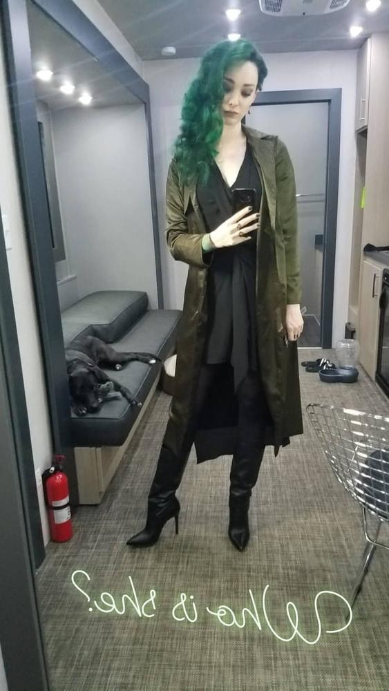 25P Female Celebrity Boots &amp; Leather - Emma Dumont