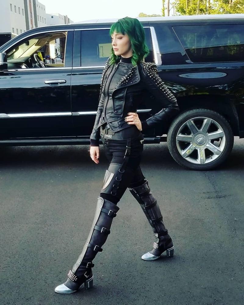 25P Female Celebrity Boots &amp; Leather - Emma Dumont