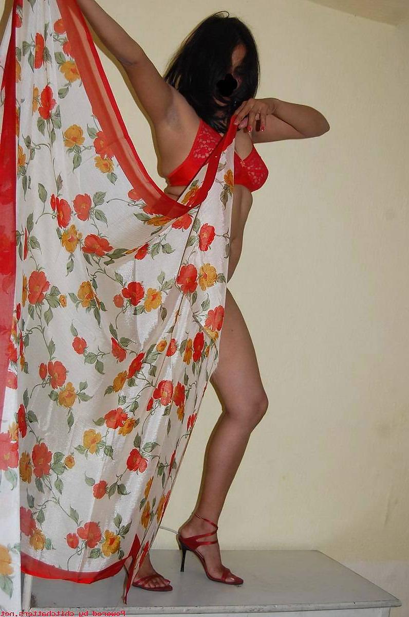 16P Indian wife exposing