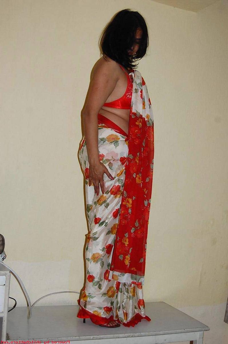 16P Indian wife exposing