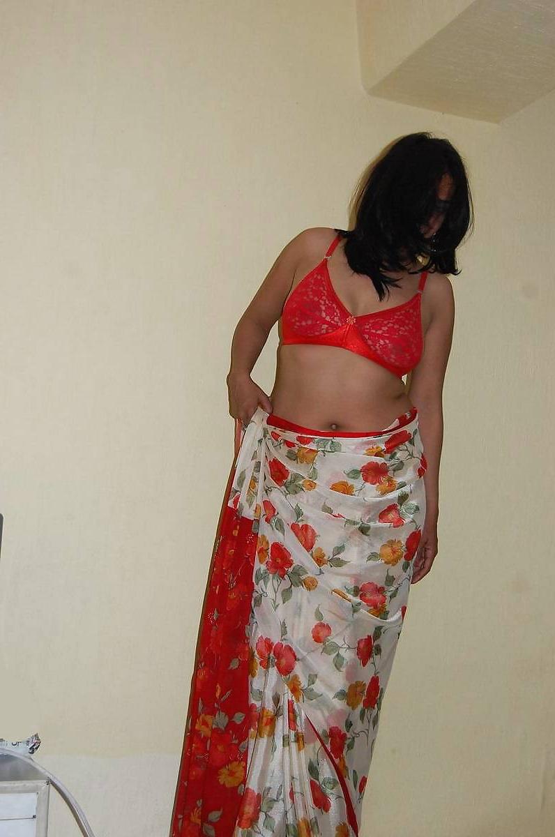 16P Indian wife exposing