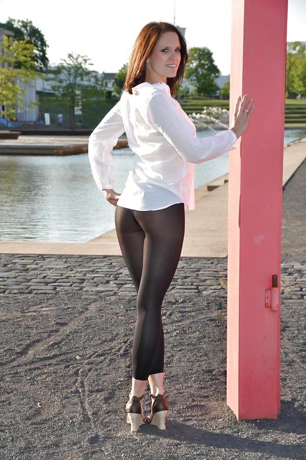 25P Beauties in Spandex