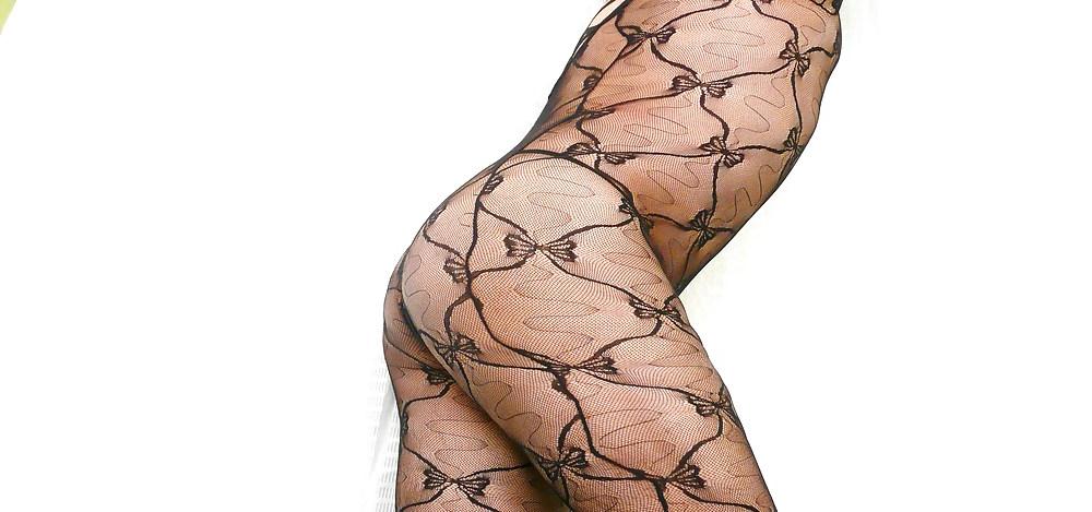7P Sexy Crossdresser in Black Catsuit 02