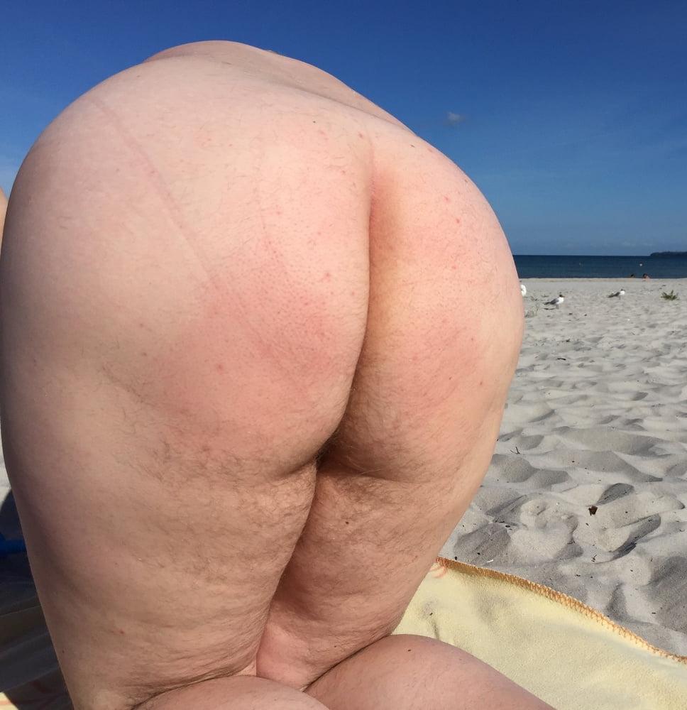16P 728 - my wife Annette - naked and hairy on the beach