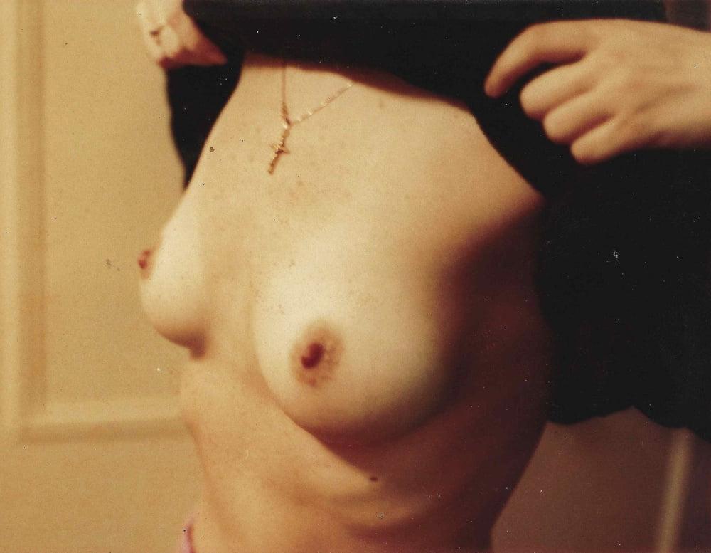 25P Clitora1 - Horny Wife
