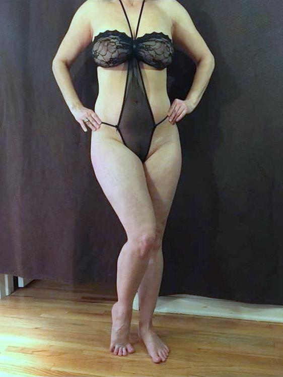 25P Sexy Wife Posing 17