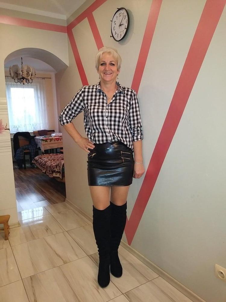 25P women in boots - mix3