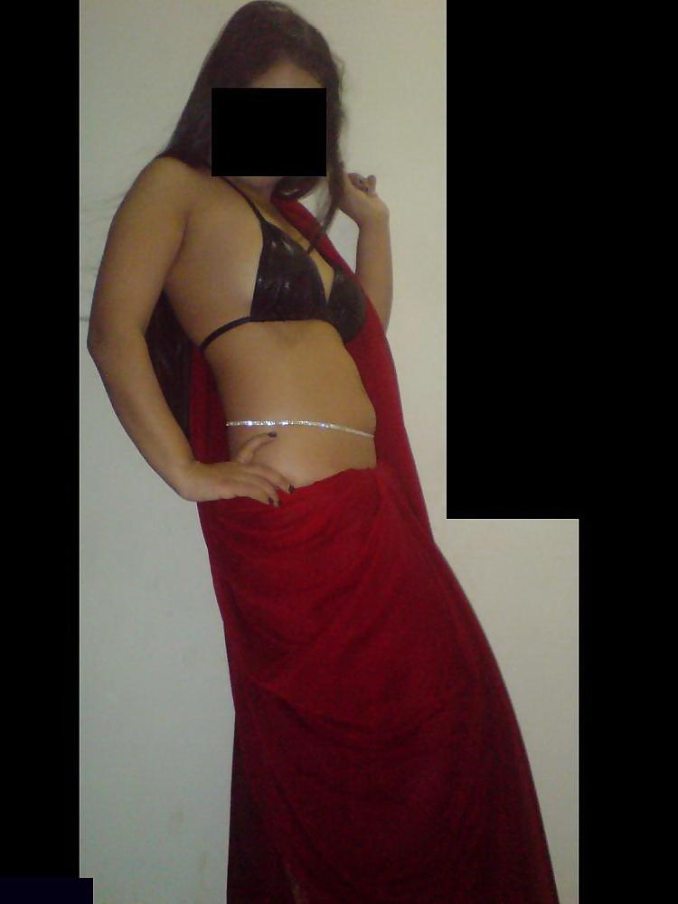 25P Indian Ladies in Bellychain!