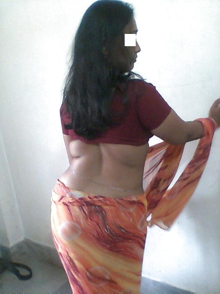 25P Indian Ladies in Bellychain!