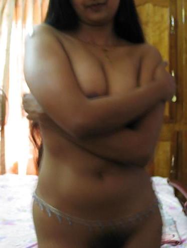 25P Indian Ladies in Bellychain!