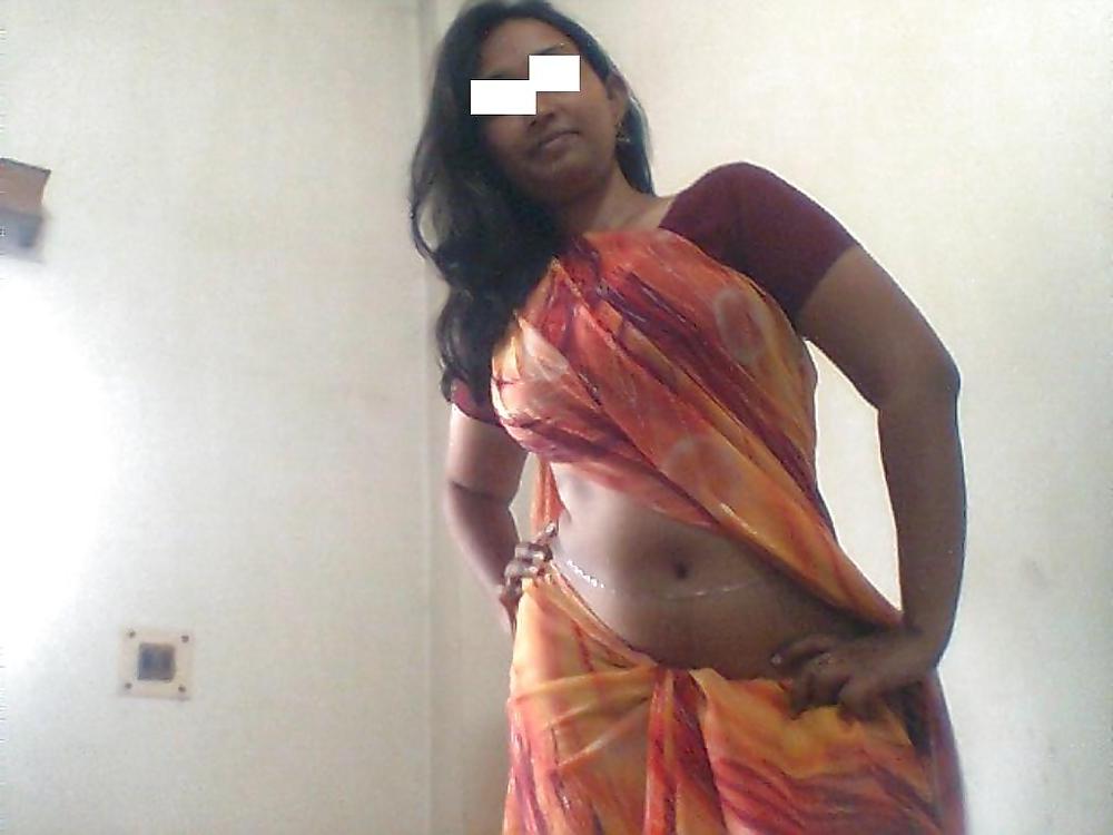 25P Indian Ladies in Bellychain!