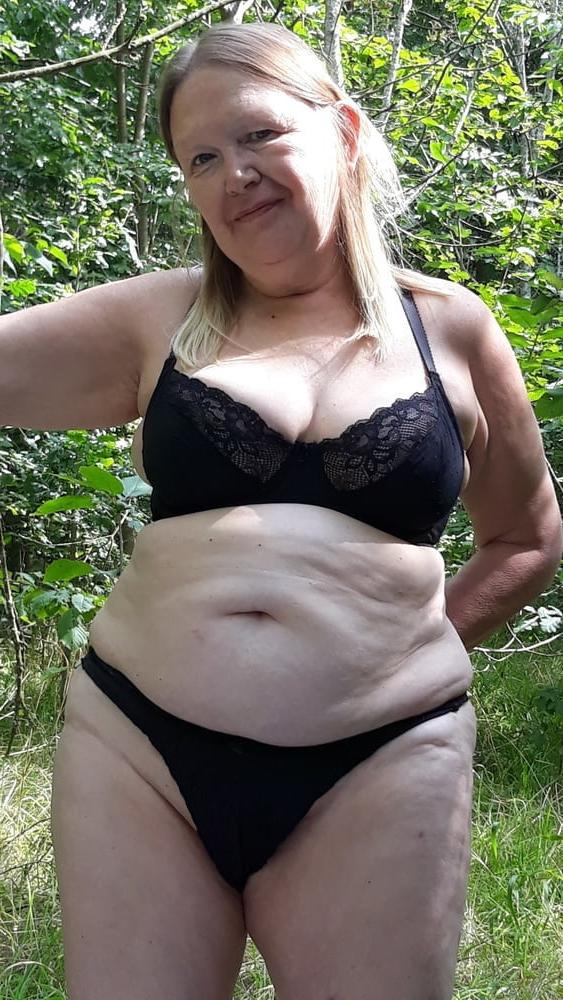 25P Susan C from Kent 38DD milf wife
