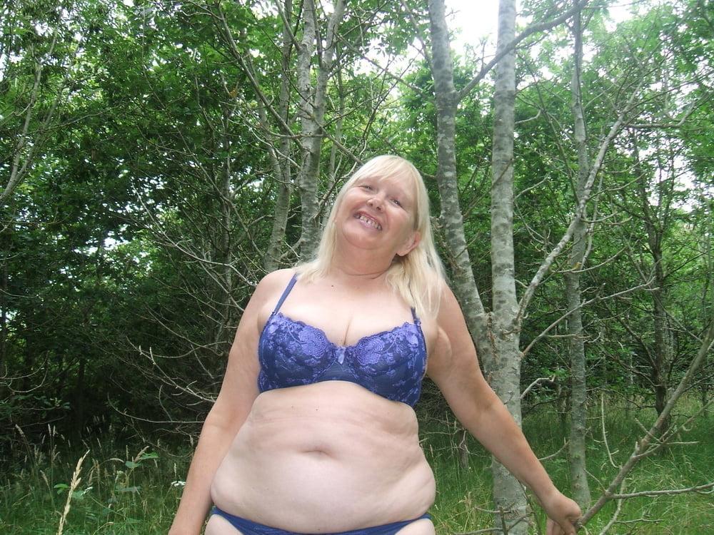 25P Susan C from Kent 38DD milf wife