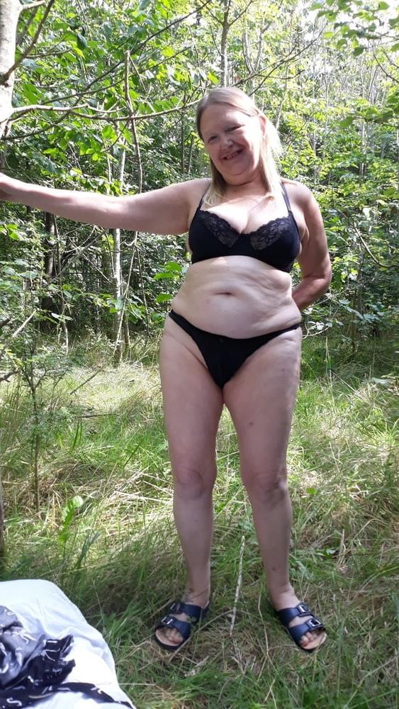 25P Susan C from Kent 38DD milf wife