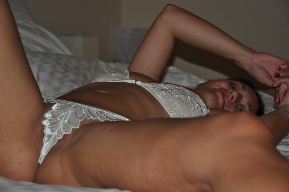 25P 26.Dutch wife poses for hubby
