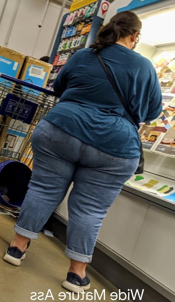 24P Hispanic Mature Wide  Big Ass