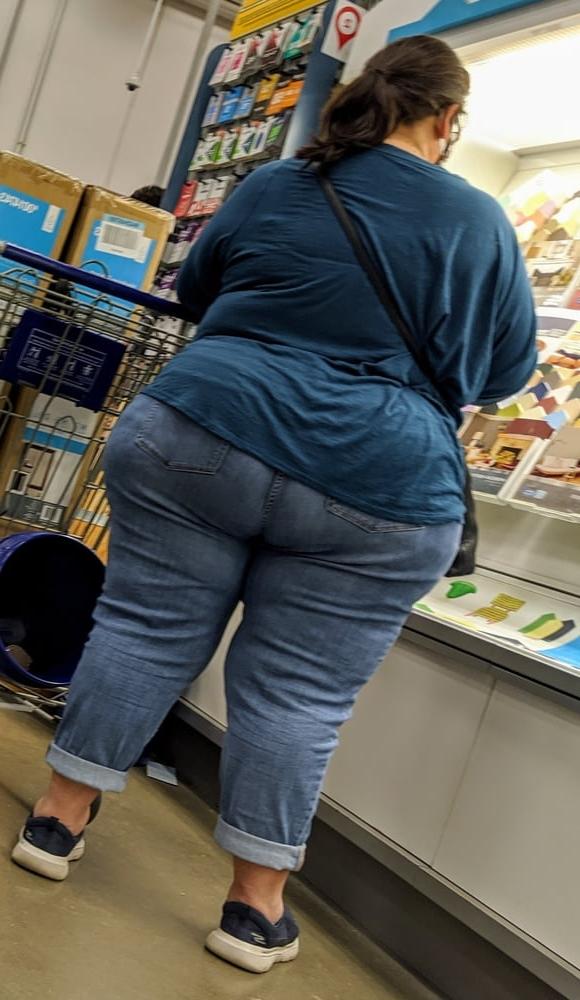 24P Hispanic Mature Wide  Big Ass