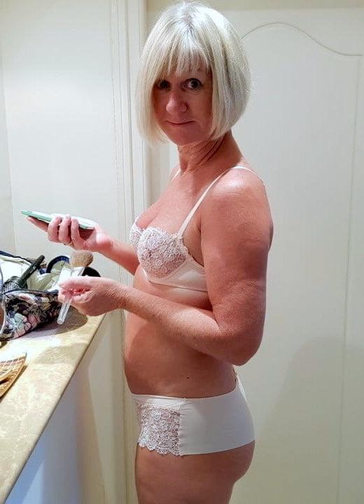 25P Hot Wife 13