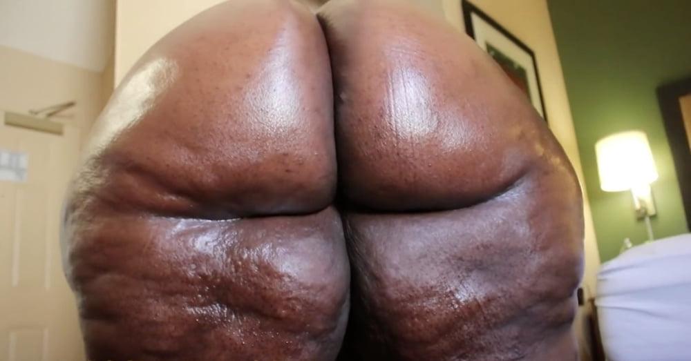 25P BBW Sinnabunz's Sloppy Black Ass Pt.1