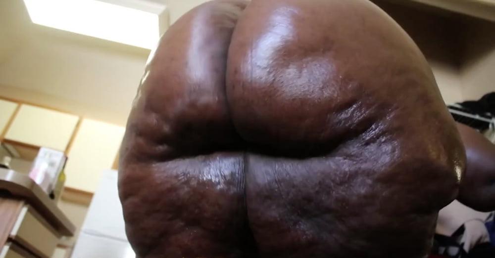 25P BBW Sinnabunz's Sloppy Black Ass Pt.1