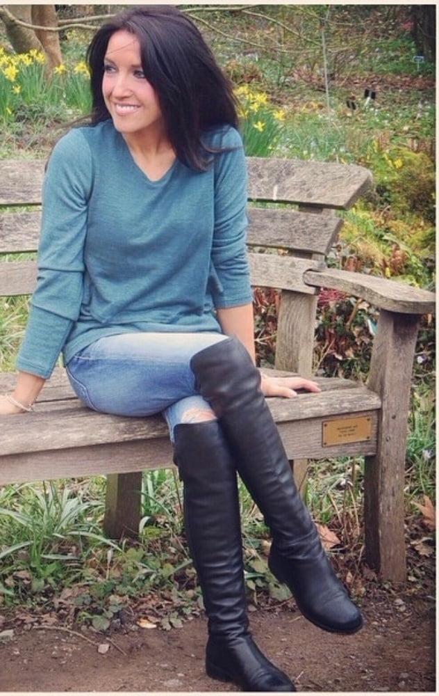 25P Milfs &amp; Gilfs wearing boots no.60