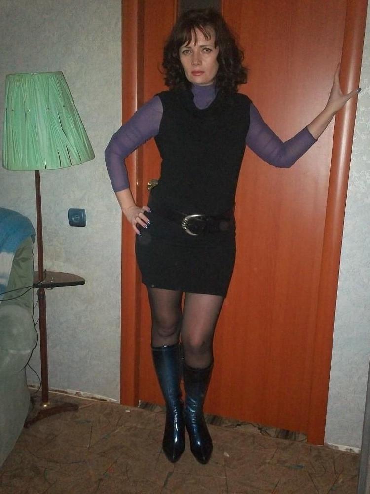 25P Milfs &amp; Gilfs wearing boots no.60