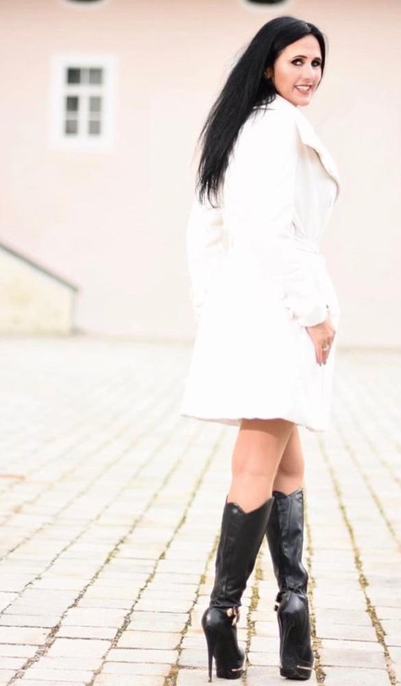 25P Milfs &amp; Gilfs wearing boots no.65