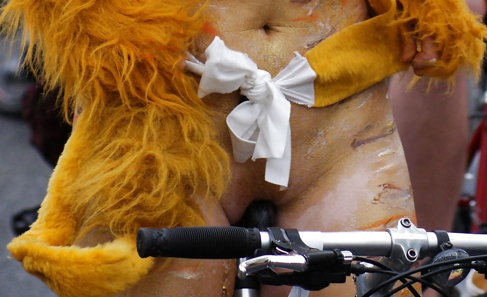 25P Sport Naked Bike #rec Pussy on Bicycle from users Gall5
