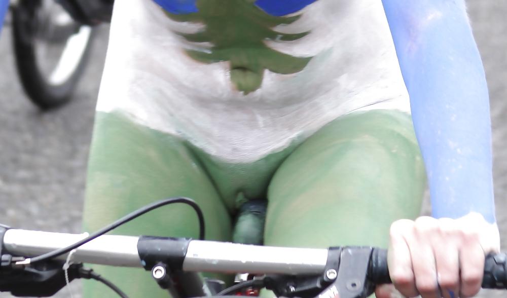 25P Sport Naked Bike #rec Pussy on Bicycle from users Gall5