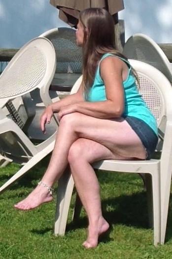 25P 26. Indiana Hubby exposes wife in public