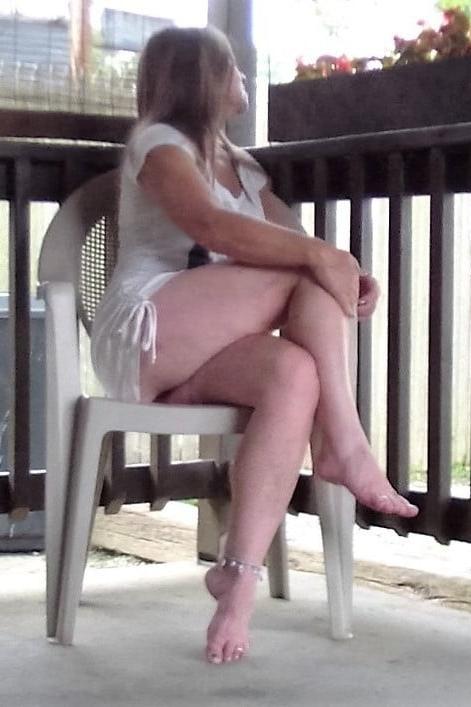 25P 26. Indiana Hubby exposes wife in public