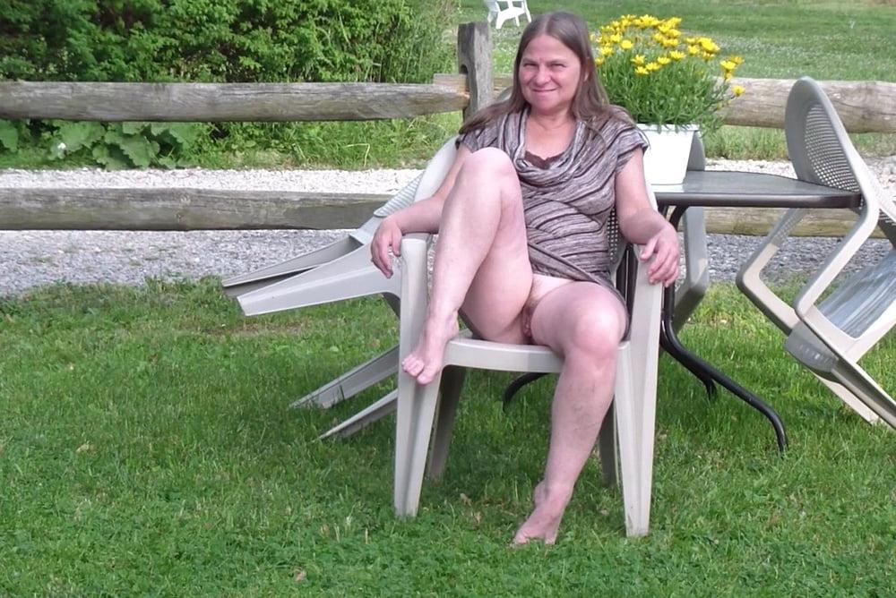 25P 26. Indiana Hubby exposes wife in public