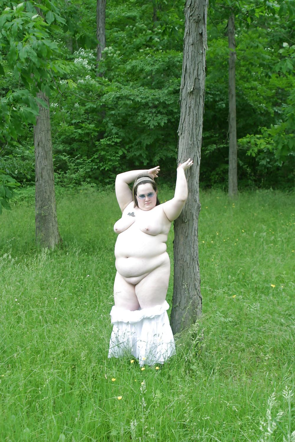 20P Kaylee In tall grass