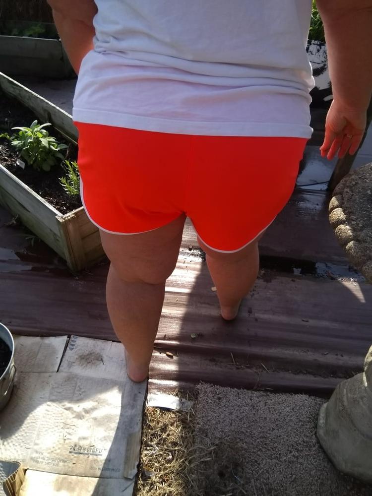 9P FRIENDS WIFE