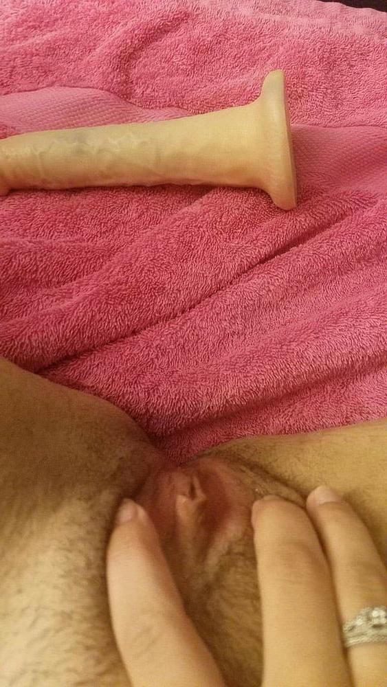 25P 26.Maine hubby shares his wife