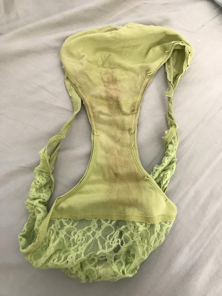 16P 722 - amateur chubby hot wife with nice worn panties