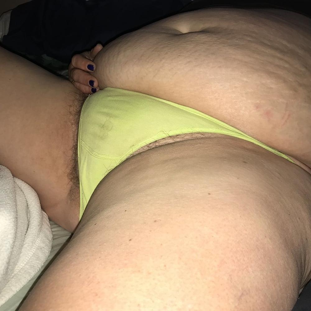 16P 722 - amateur chubby hot wife with nice worn panties